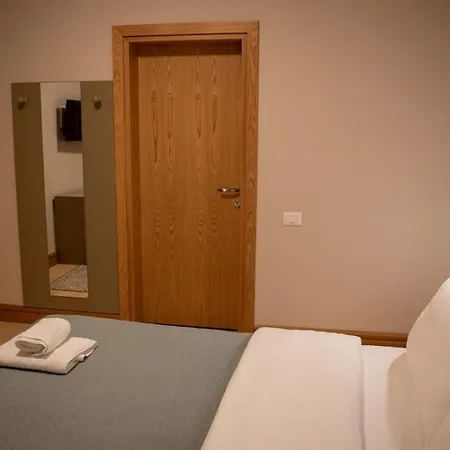 Vila Epidami 99 Πανσιόν *